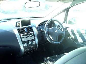 2003 Mitsubishi Colt Photos