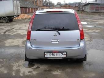 2003 Mitsubishi Colt Images