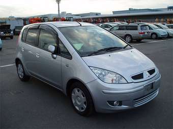 2003 Mitsubishi Colt Pictures