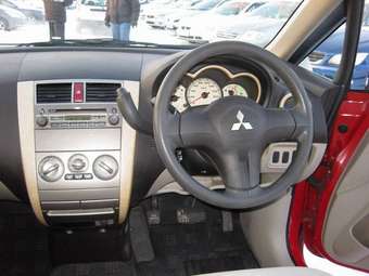 2003 Mitsubishi Colt Pictures