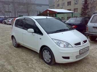 2003 Mitsubishi Colt Pictures