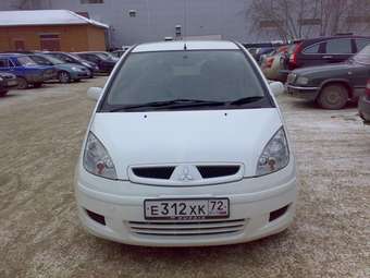 2003 Mitsubishi Colt Pictures