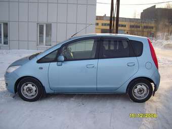 2003 Mitsubishi Colt Photos