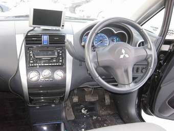 2003 Mitsubishi Colt Pictures