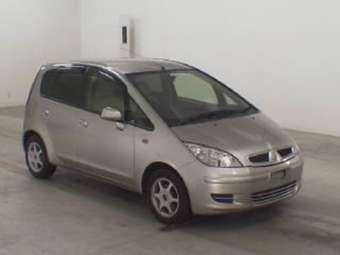 2003 Mitsubishi Colt Pics