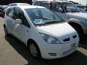 2003 Mitsubishi Colt Pics