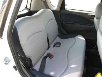 2003 Mitsubishi Colt Pictures