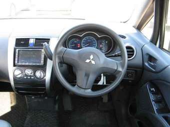 2003 Mitsubishi Colt Photos