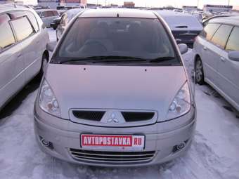 2003 Mitsubishi Colt Photos