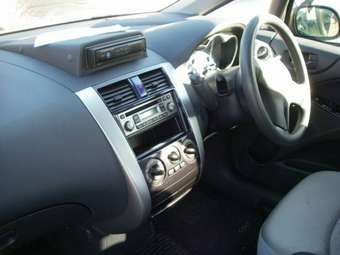 2003 Mitsubishi Colt Pictures