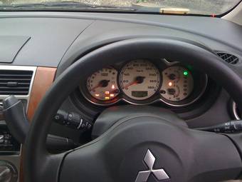 2003 Mitsubishi Colt Images