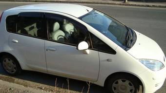 2003 Mitsubishi Colt Pics