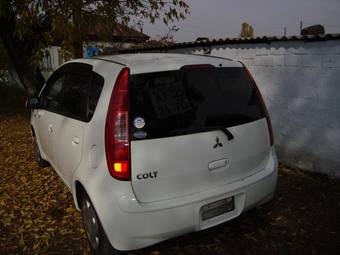 2003 Mitsubishi Colt Photos