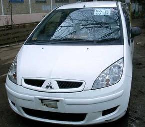 2003 Mitsubishi Colt Pictures