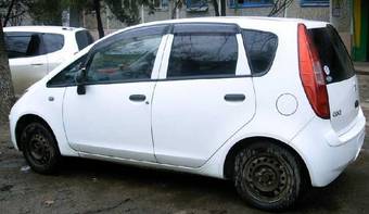 2003 Mitsubishi Colt Photos