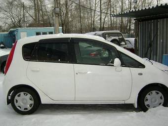 2003 Mitsubishi Colt Pictures