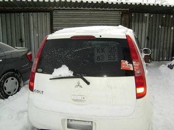 2003 Mitsubishi Colt Photos