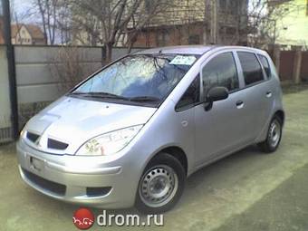 2003 Mitsubishi Colt Images