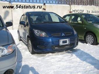 2003 Mitsubishi Colt Pictures