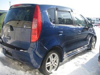 2003 Mitsubishi Colt Photos