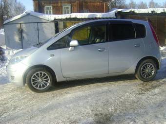 2003 Mitsubishi Colt Pics