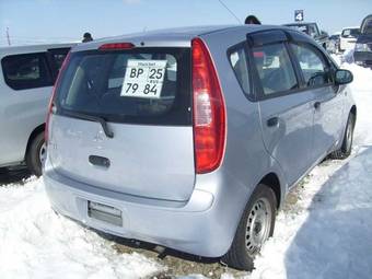 2003 Mitsubishi Colt Pictures