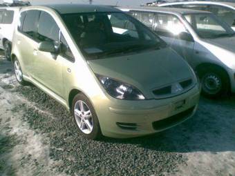 2003 Mitsubishi Colt Pictures