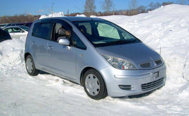 2003 Mitsubishi Colt