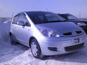 2003 Mitsubishi Colt Pictures