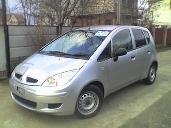 2003 Mitsubishi Colt Photos