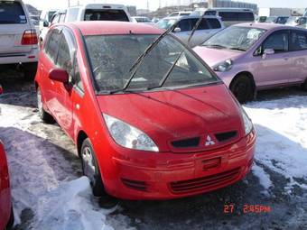 2003 Mitsubishi Colt Photos