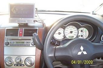 2003 Mitsubishi Colt Photos