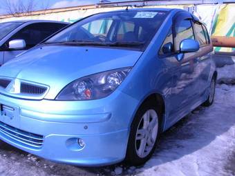 2003 Mitsubishi Colt Pictures