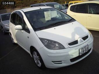 2003 Mitsubishi Colt Pictures