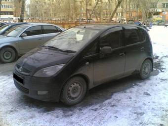 2003 Mitsubishi Colt Photos