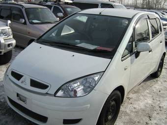 2003 Mitsubishi Colt Pictures