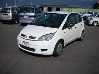 2003 Mitsubishi Colt Pictures