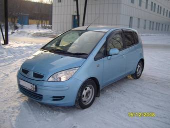 2003 Mitsubishi Colt Photos