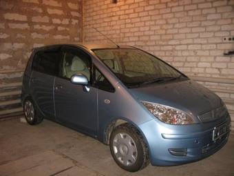 2003 Mitsubishi Colt Photos