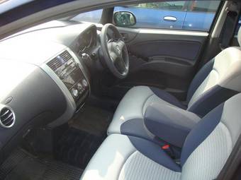 2003 Mitsubishi Colt Pictures
