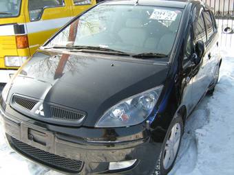 2003 Mitsubishi Colt Photos