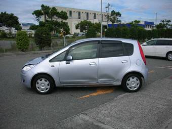 2003 Mitsubishi Colt Photos