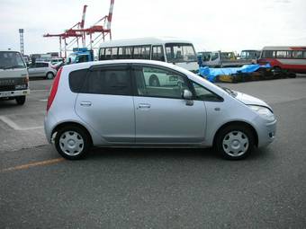 2003 Mitsubishi Colt Images