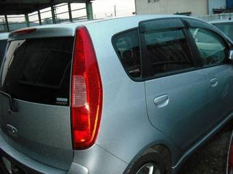 2003 Mitsubishi Colt Pictures