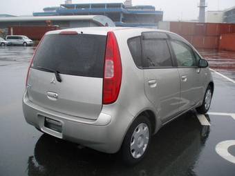 2003 Mitsubishi Colt Photos