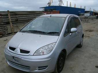 2003 Mitsubishi Colt Photos