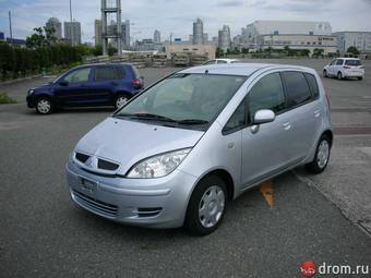 2003 Mitsubishi Colt Pictures