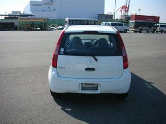 2003 Mitsubishi Colt Photos