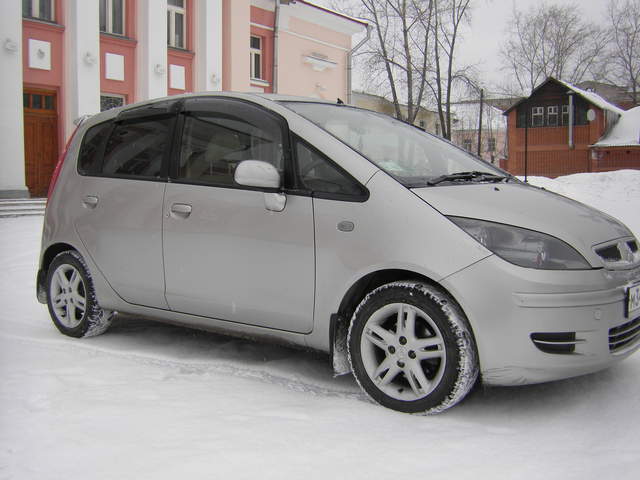 2003 Mitsubishi Colt