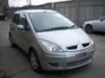 2003 Mitsubishi Colt Photos